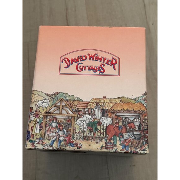 David Winter Cottages The Chapel Handpainted Christmas Collection - Picture 2 of 9